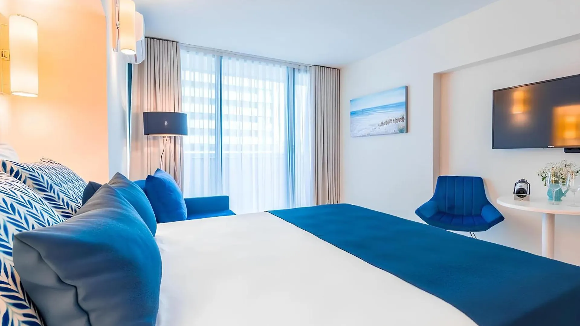 Orbi City Panorama Aparthotel バトゥーミ 5*,