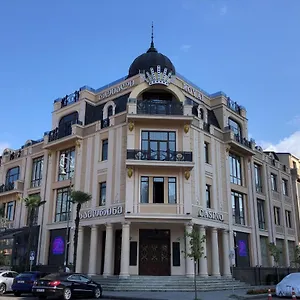 5* מלון Royal Casino &